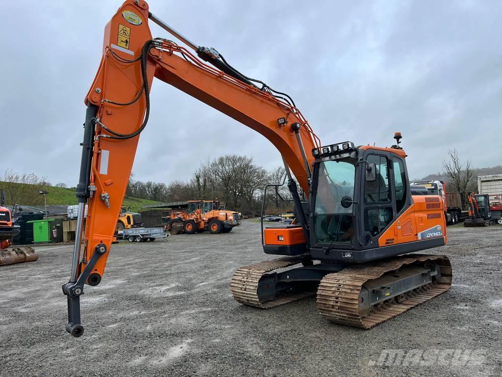 Doosan DX 140 LC حفارات زحافة