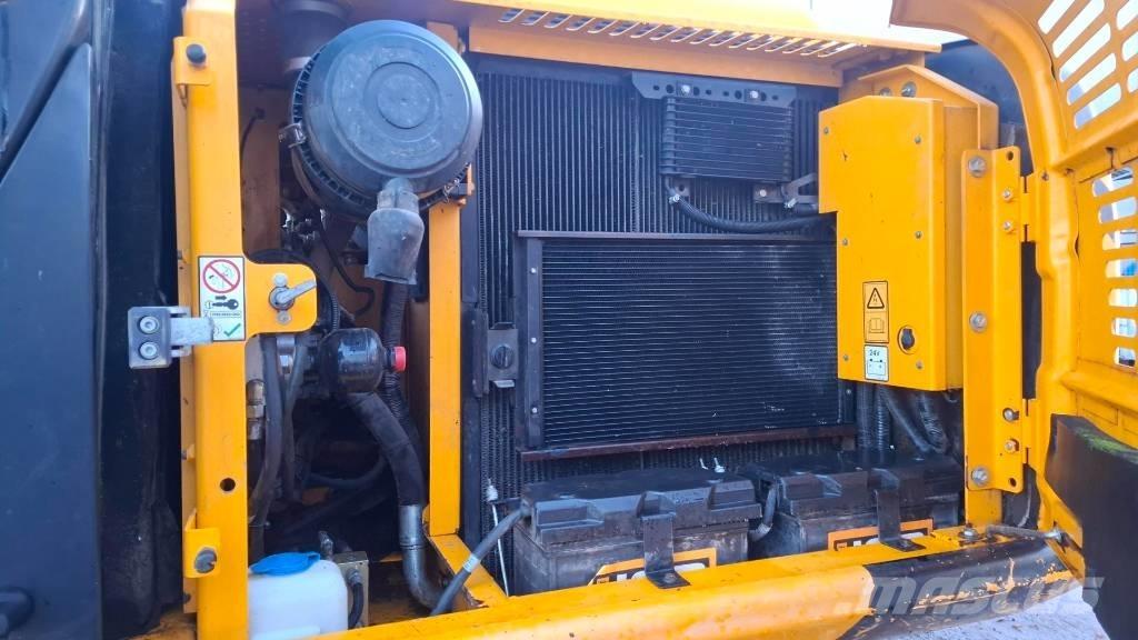 JCB JS190LC T4 حفارات زحافة