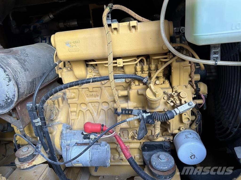 CAT 306 E2 حفارات زحافة