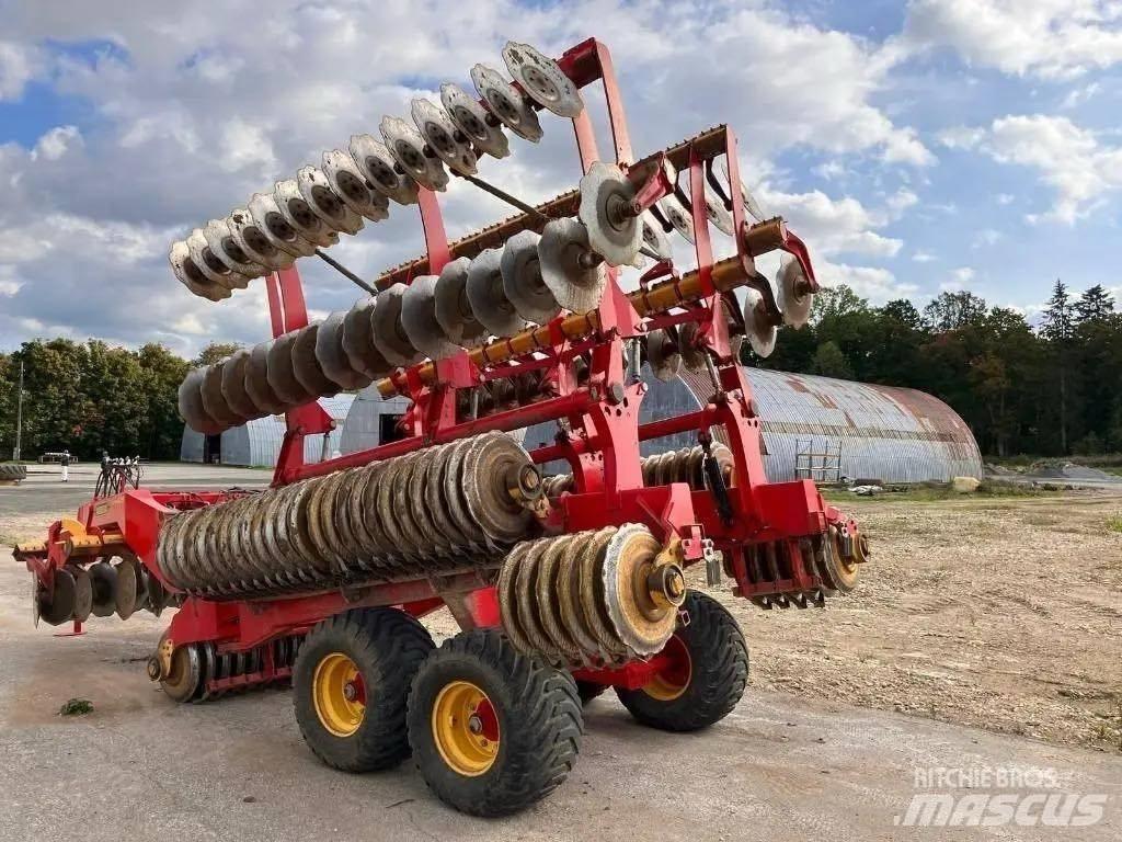 Väderstad Carrier820 زحافات ساحقة
