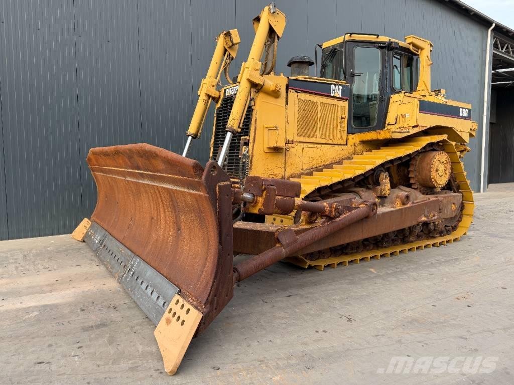 CAT D8R SERIES II بلدوزرات مجنزرة
