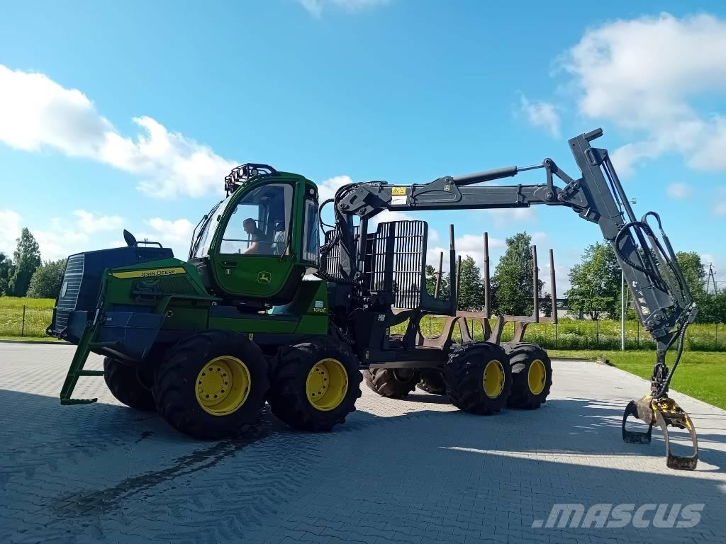 John Deere 1010G شاحنات