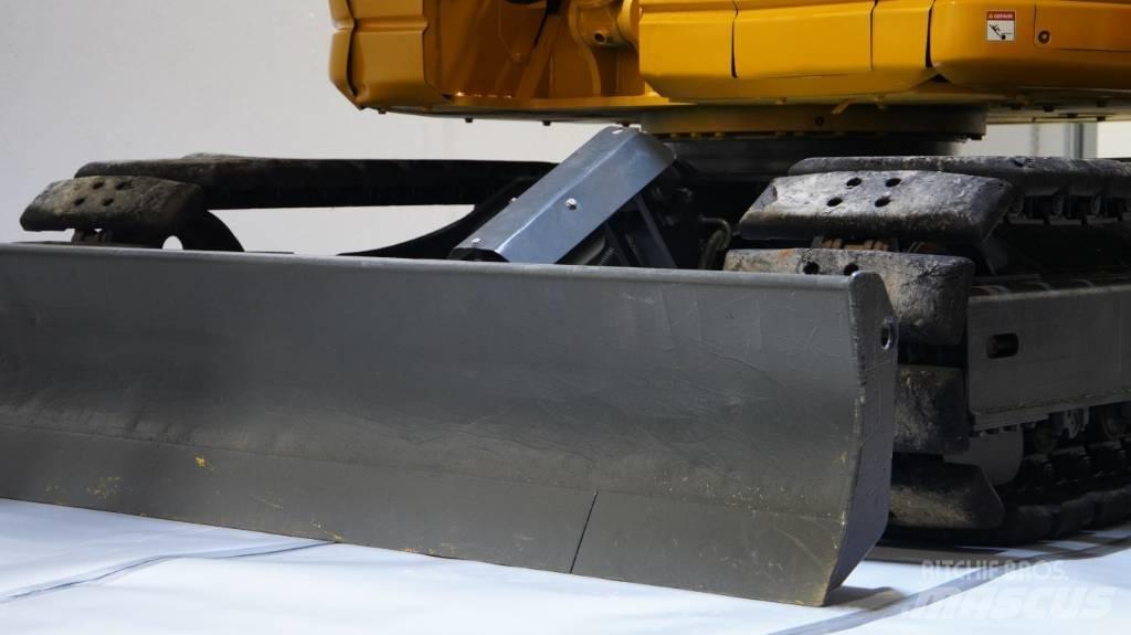 Komatsu PC 75 UU-3 حفارات وسط 7 طن - 12 طن
