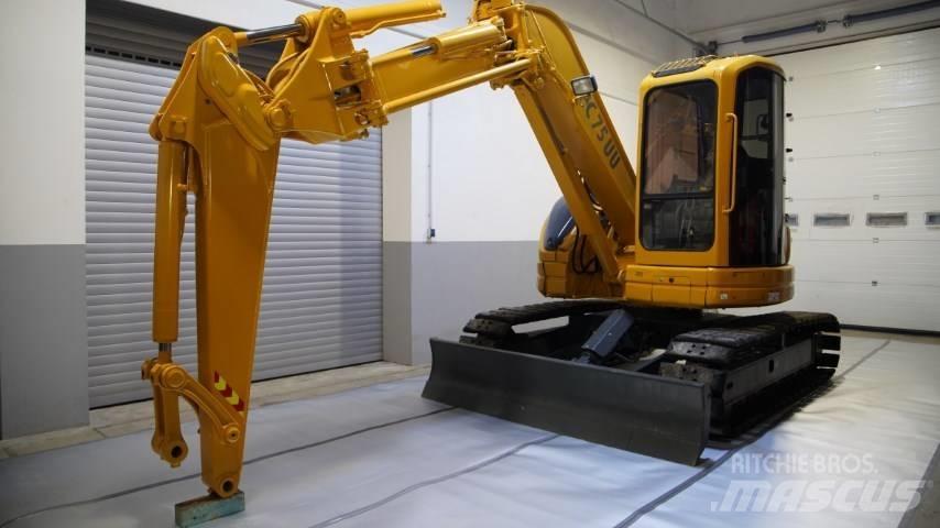 Komatsu PC 75 UU-3 حفارات وسط 7 طن - 12 طن