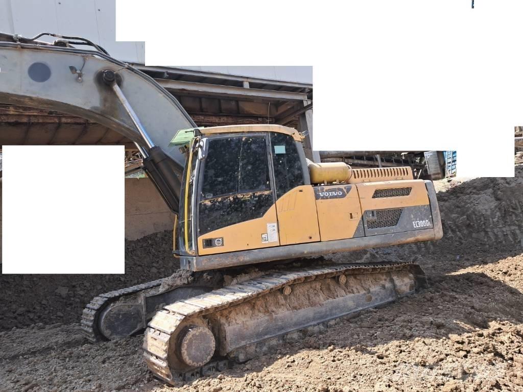 Volvo EC 300 D حفارات زحافة