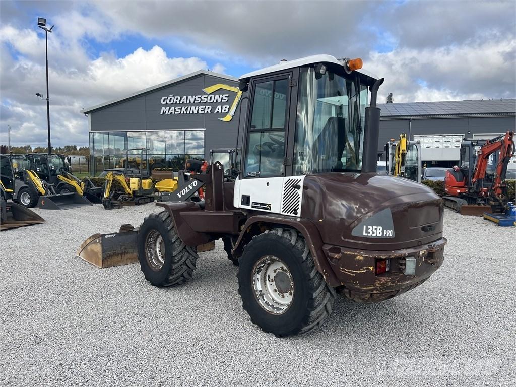 Volvo L 35 B لوادر بعجل
