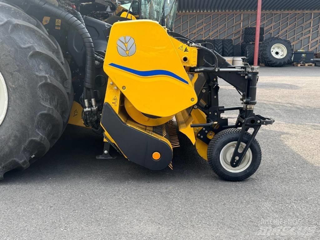 New Holland FR 550 علافات ذاتية الدفع