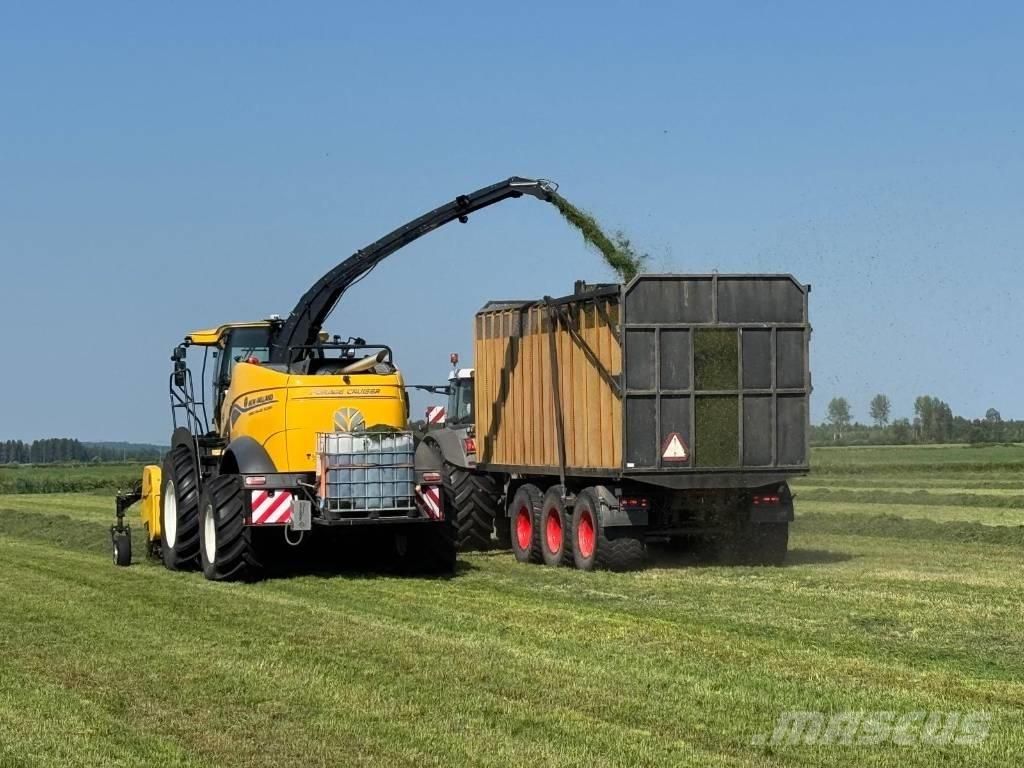 New Holland FR 550 علافات ذاتية الدفع