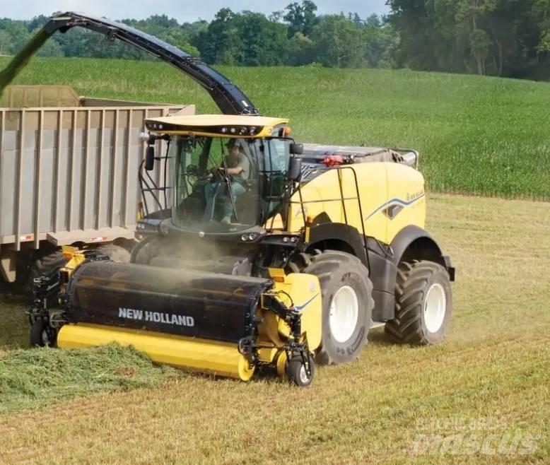 New Holland FR 550 علافات ذاتية الدفع