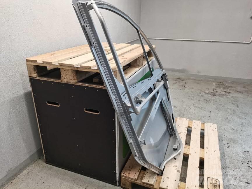 Manitou MLT 741 door كابينة والداخلية