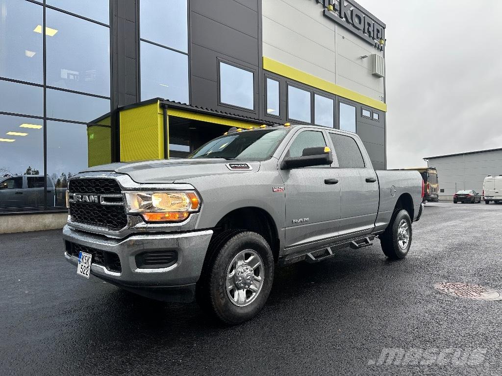 RAM 2500 Tradesman شاحنات خفيفة/مفصلية الجوانب