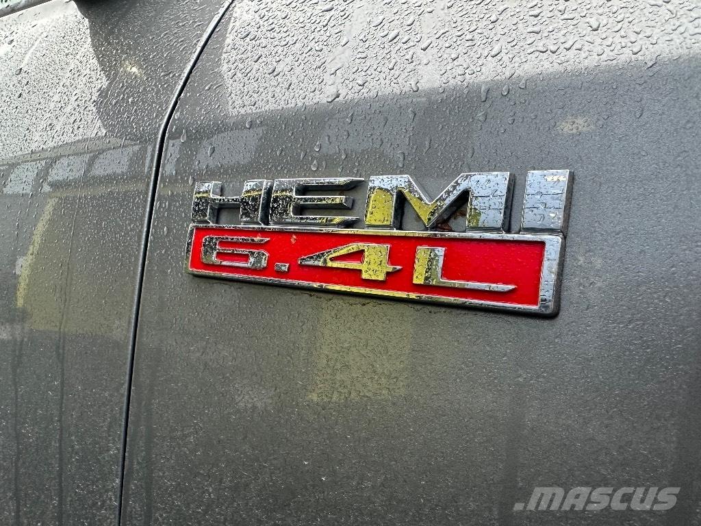 RAM 2500 Tradesman شاحنات خفيفة/مفصلية الجوانب