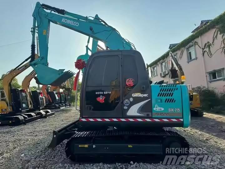 Kobelco SK 75 حفارات زحافة