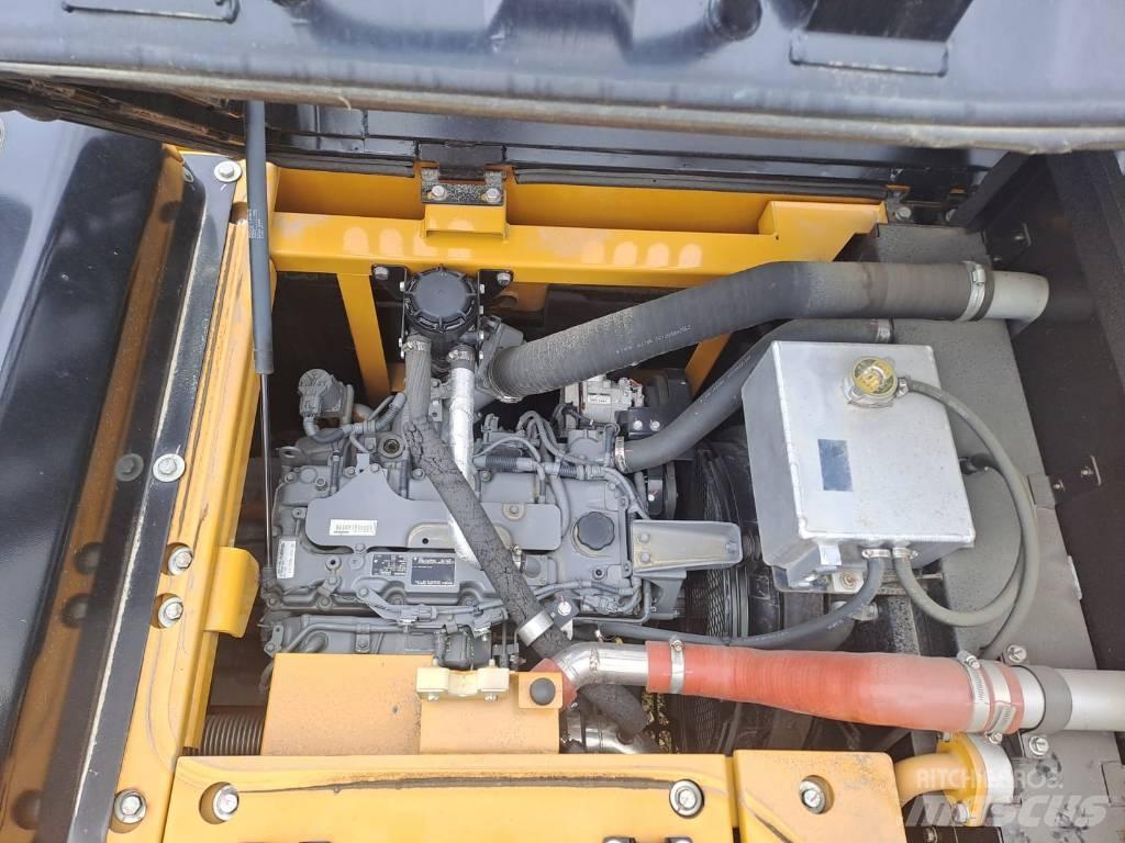 Sany SY 135 C حفارات زحافة
