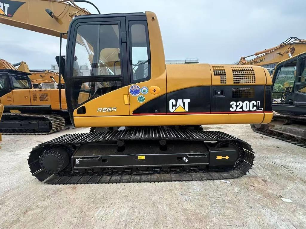 CAT 320 C L حفارات زحافة