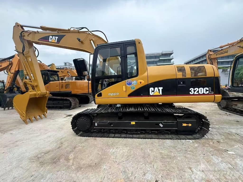 CAT 320 C L حفارات زحافة