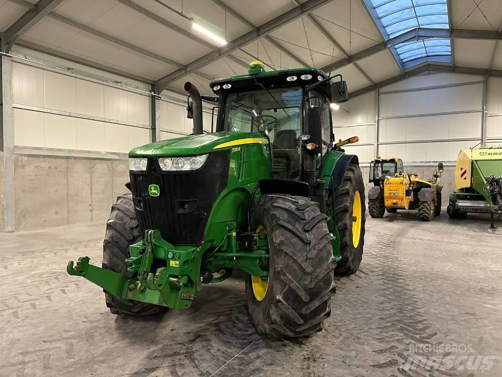 John Deere 7230 R الجرارات