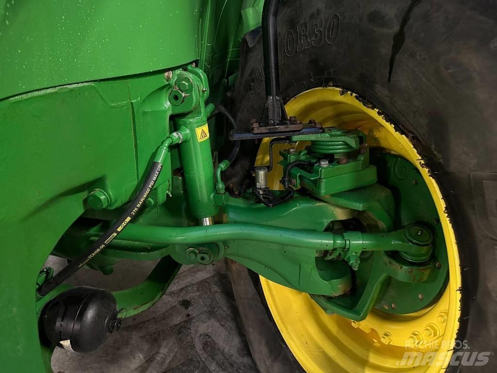 John Deere 7230 R الجرارات