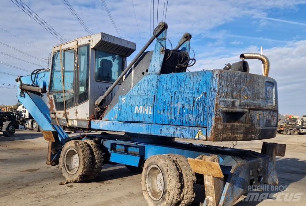 Fuchs 331 مناولات المخلفات / مناولات صناعية