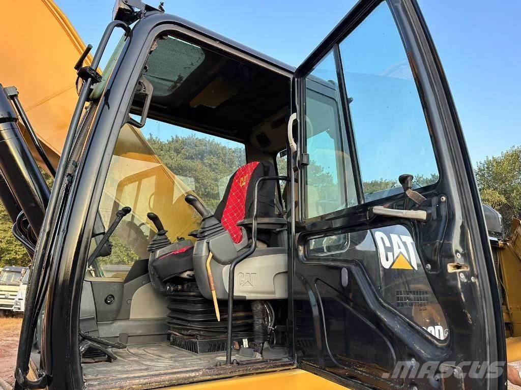 CAT 330 D2L حفارات زحافة