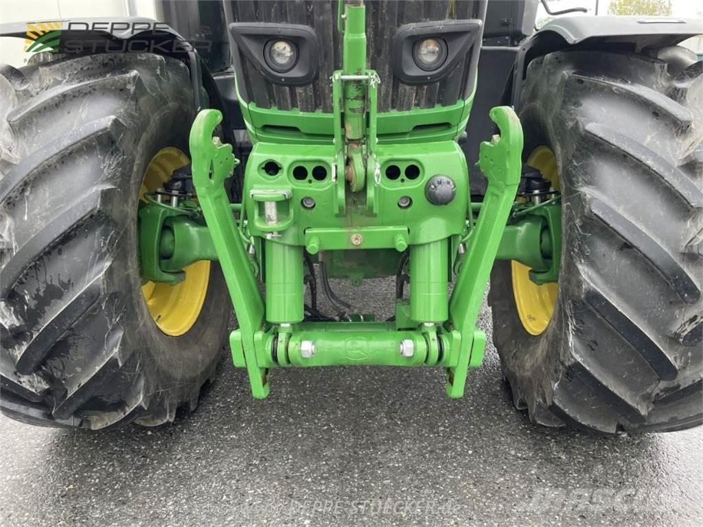 John Deere 6230R الجرارات