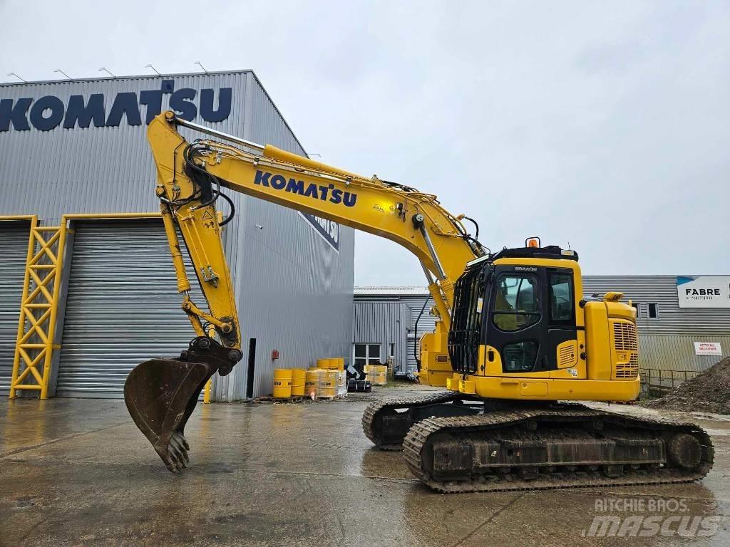 Komatsu PC228USLC-11 حفارات زحافة