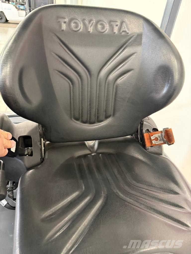 Toyota 11052 - 8FBE16T شاحنات ذات رافعات شوكية تعمل بالكهرباء