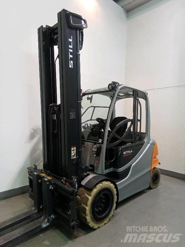 Still RX 60-50 شاحنات ذات رافعات شوكية تعمل بالكهرباء