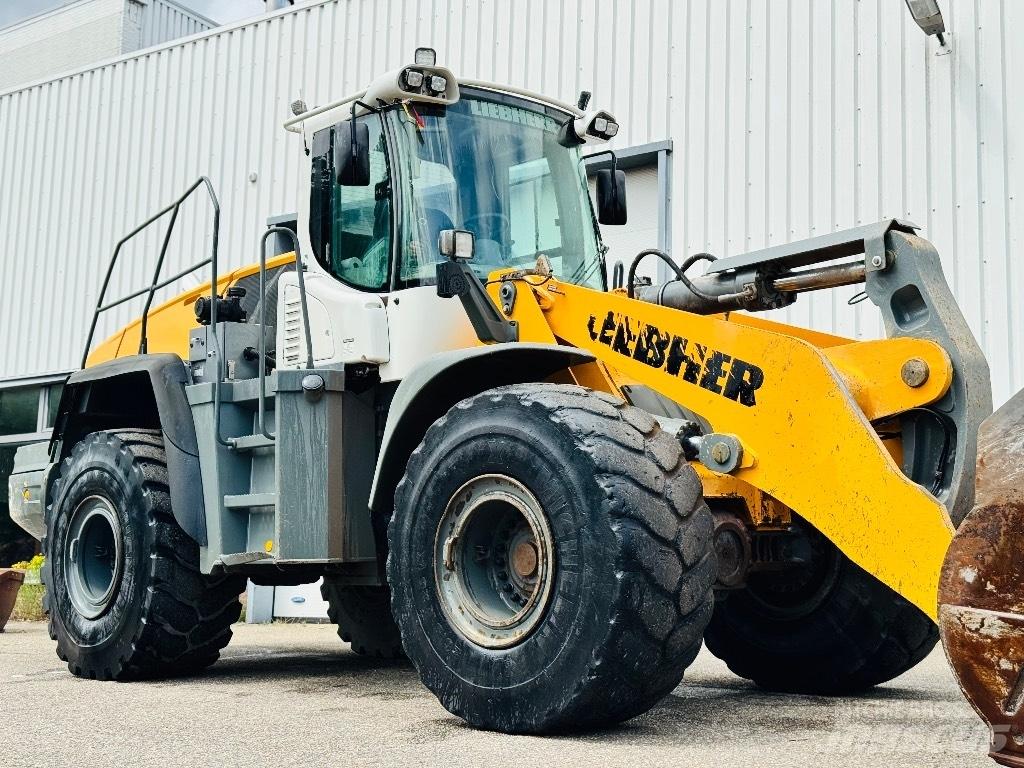 Liebherr L 566 لوادر بعجل