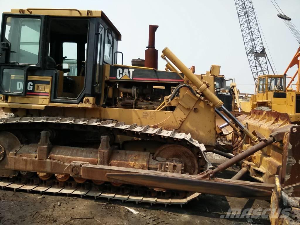 CAT D 6 G بلدوزرات مجنزرة