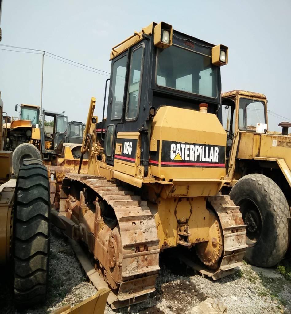 CAT D 6 G بلدوزرات مجنزرة
