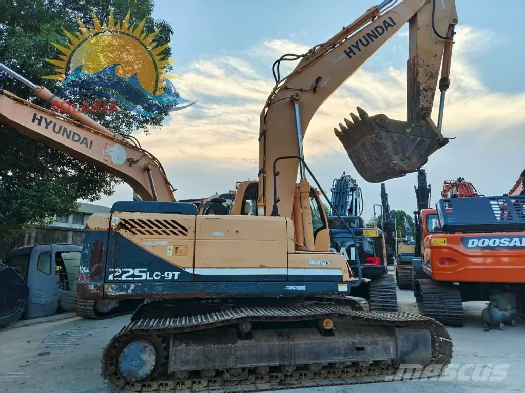 Hyundai R225LC-9T حفارات زحافة
