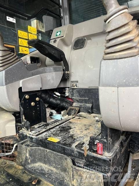 Bomag BW 100 AD-5 مداحل ثنائية الاسطوانة