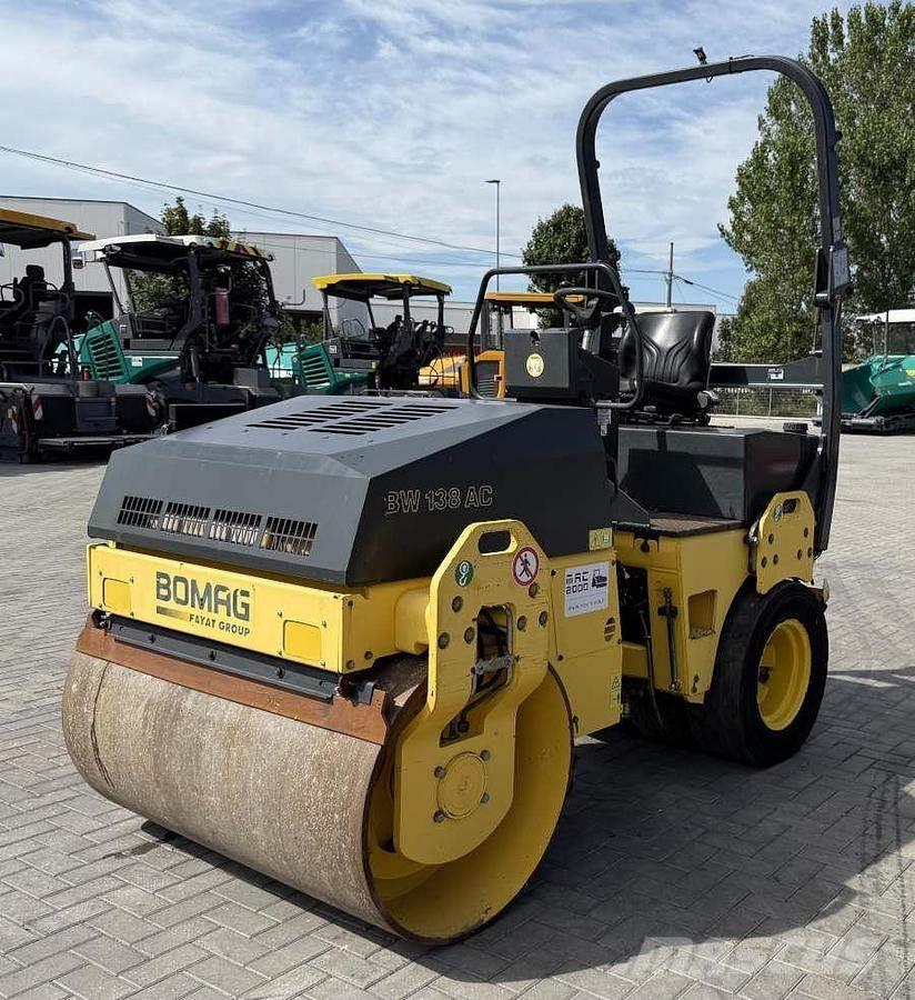 Bomag BW 138 AC مداحل مزدوجة