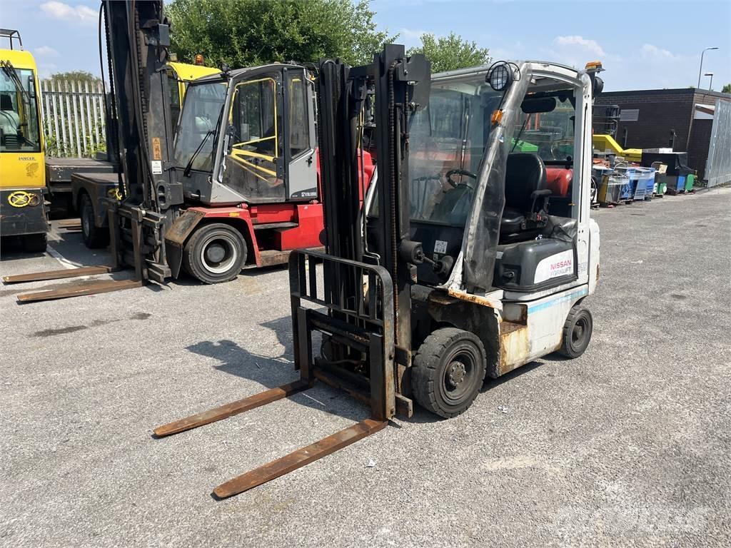 Nissan P1D1A15LQ شاحنات LPG