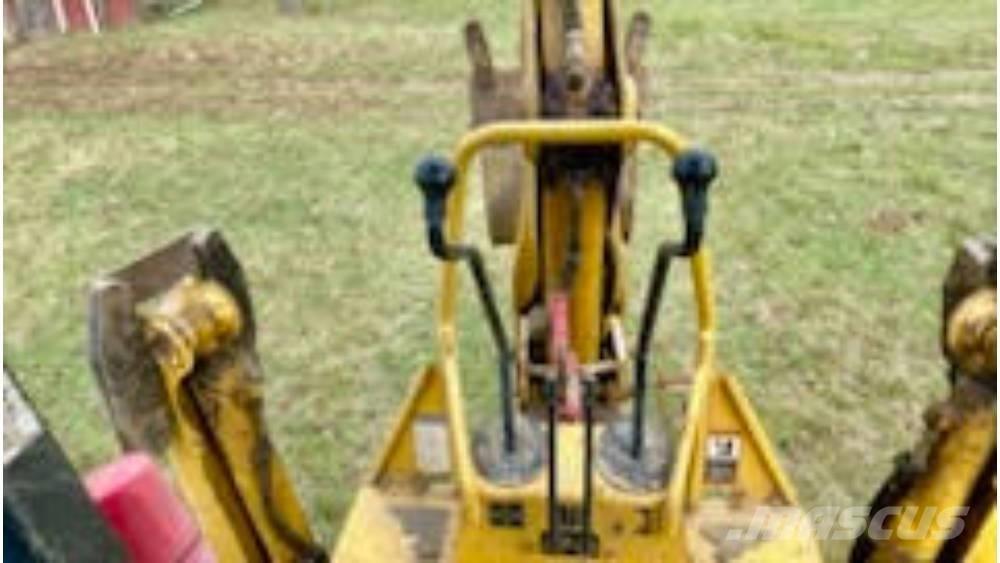 John Deere 110 لوادر ذات جرافات عكسية