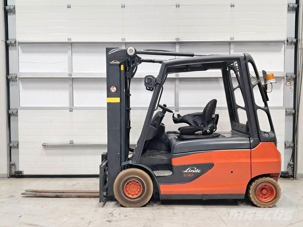 Linde E30L-01 شاحنات ذات رافعات شوكية تعمل بالكهرباء