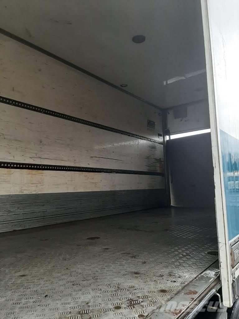 Volvo FE 320 شاحنات بدرجة حرارة قابلة للضبط