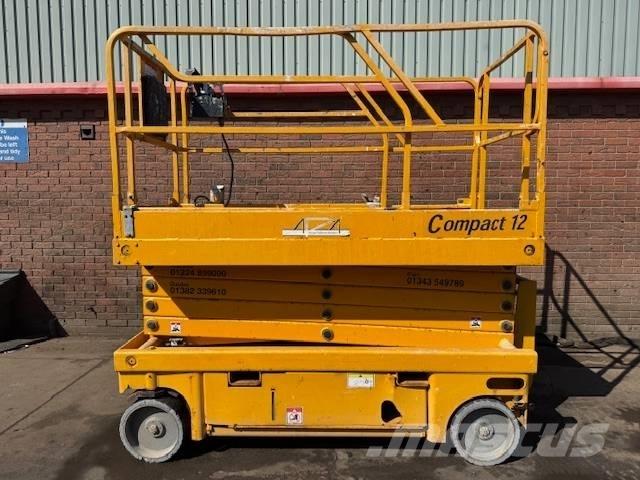 Haulotte Compact 12 رافعات مقصية الشكل