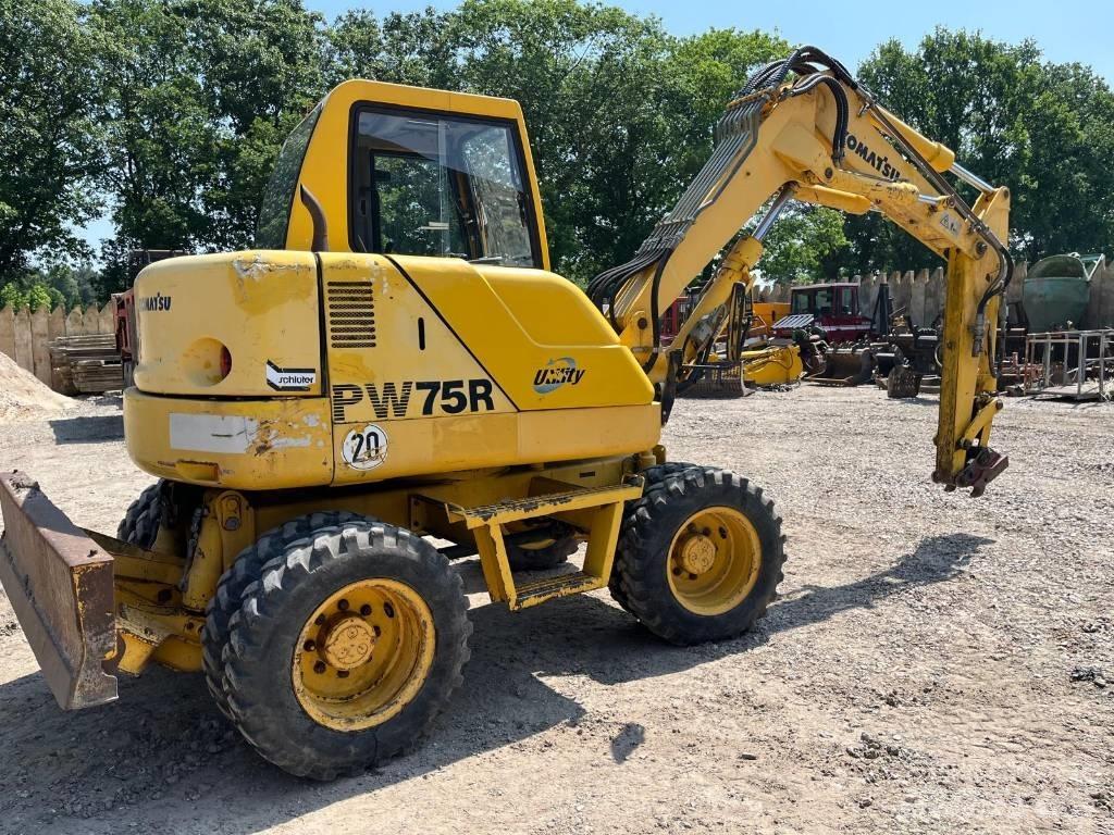 Komatsu PW 75 R حفارات بعجل