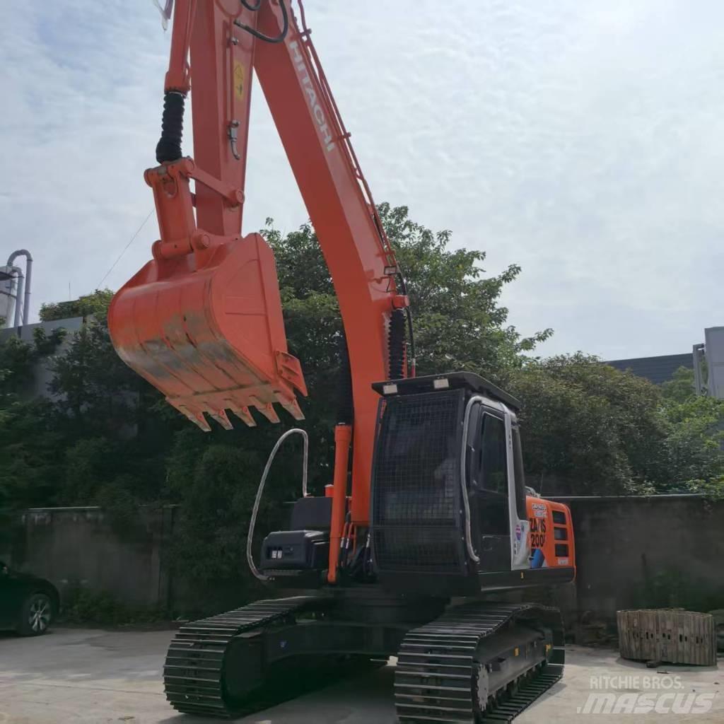 htiachi zx200-3g حفارات وسط 7 طن - 12 طن