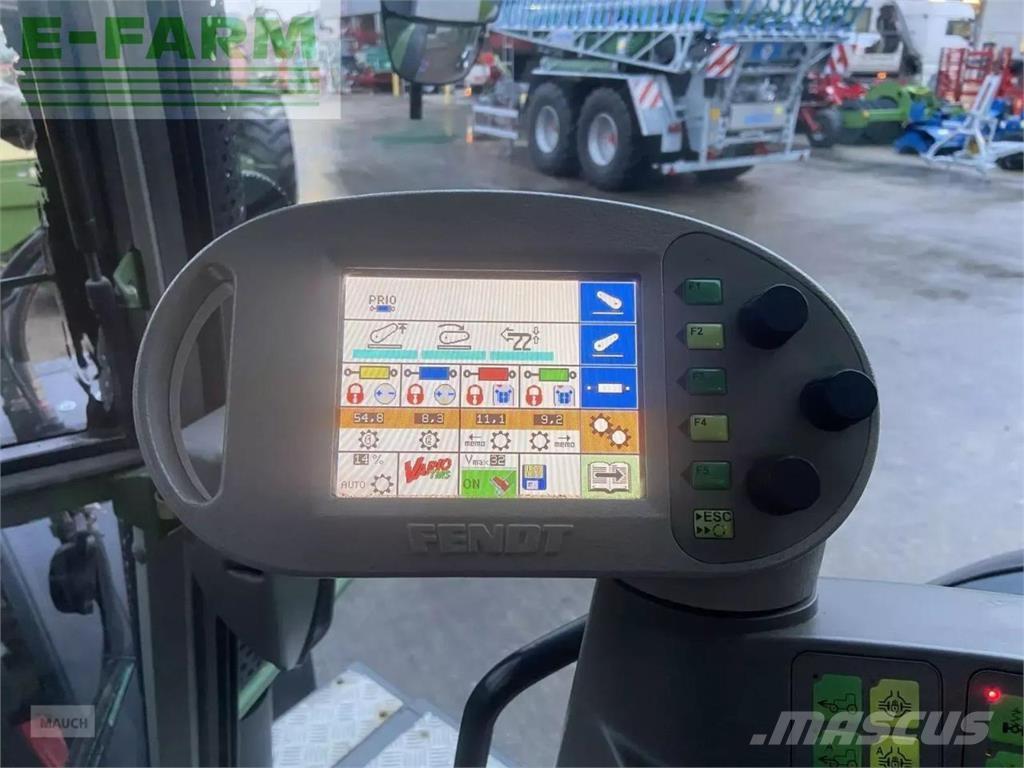 Fendt 820 vario الجرارات