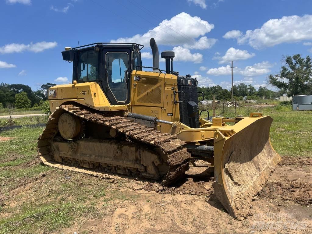 CAT D 6 LGP بلدوزرات مجنزرة