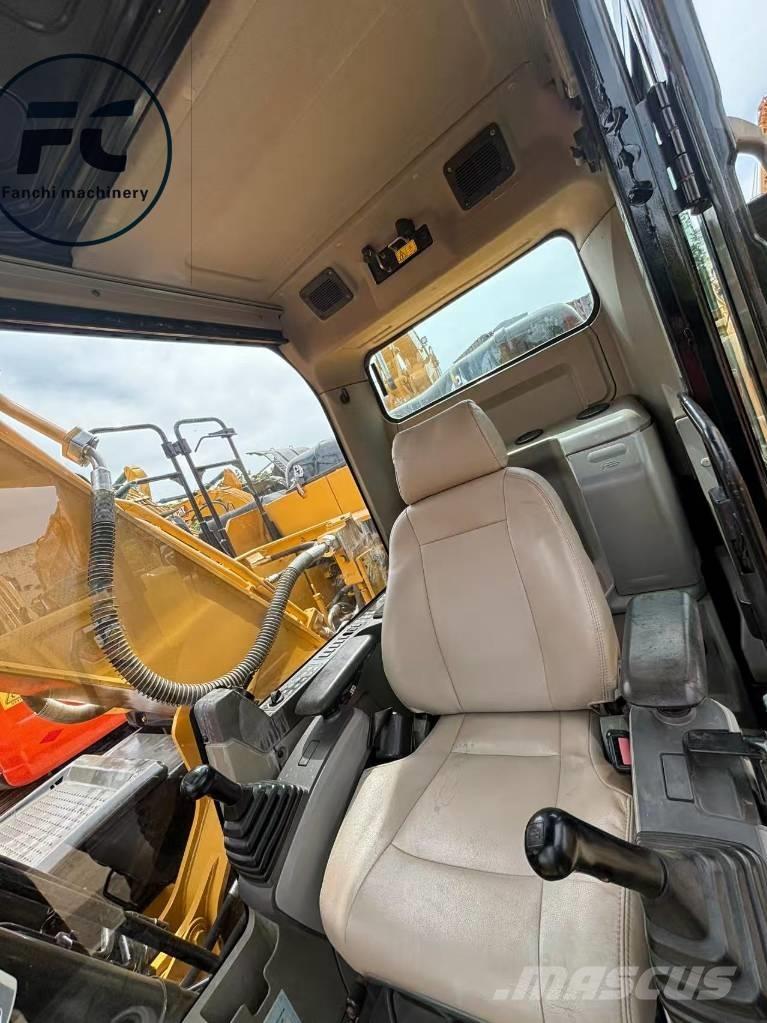 CAT 320 E حفارات زحافة