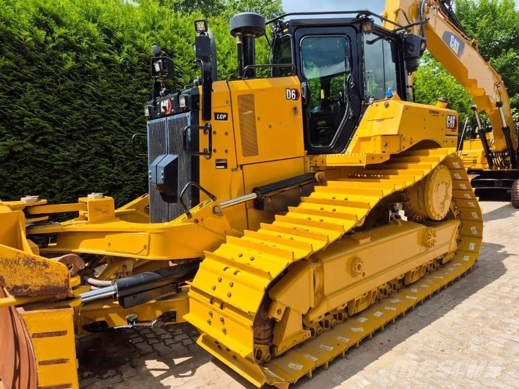 CAT D 6 LGP بلدوزرات مجنزرة