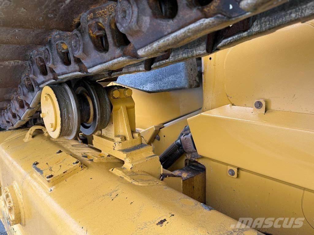 CAT D 6 LGP بلدوزرات مجنزرة