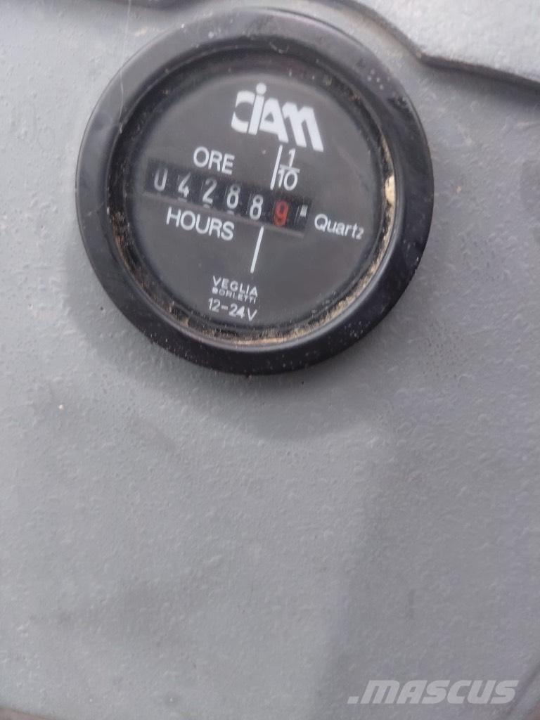 Kramer-allrad 808K حفارات وسط 7 طن - 12 طن