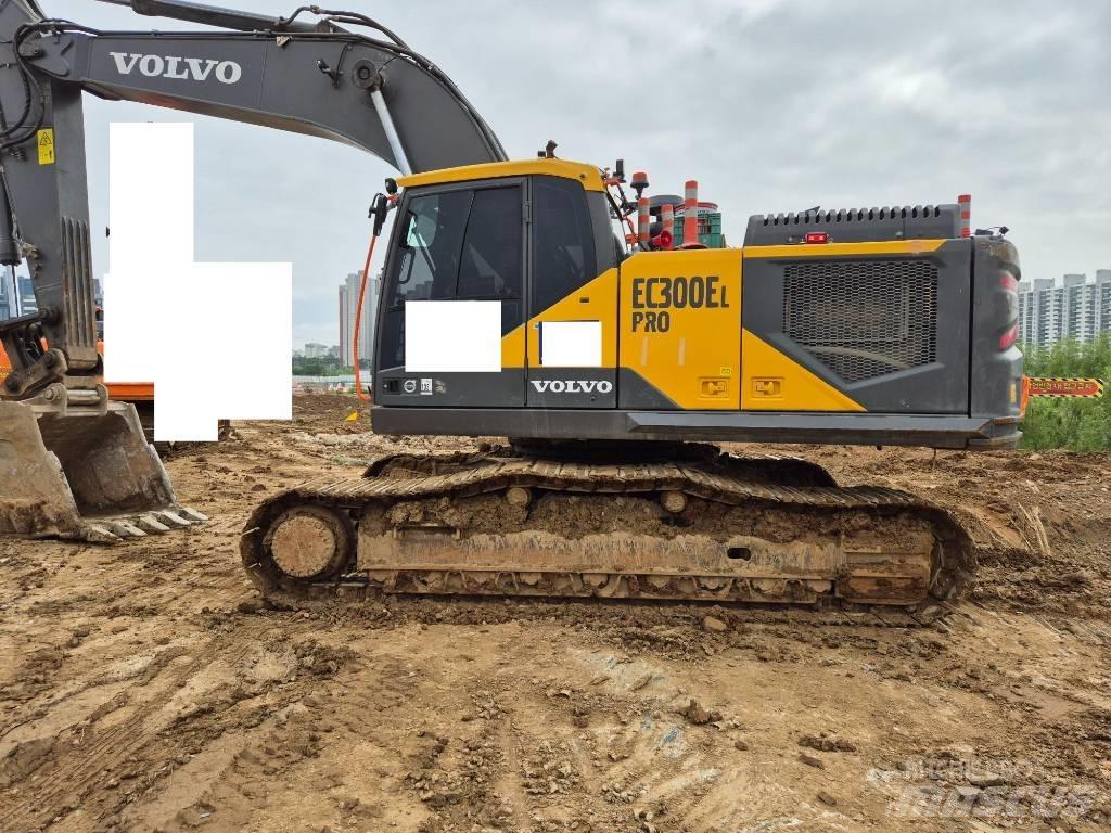 Volvo EC 300 EL حفارات زحافة