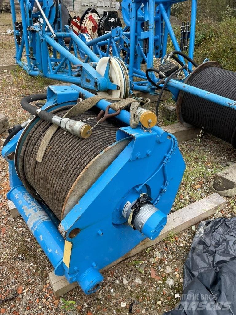 Liebherr Crane parts رافعات الطرق الوعرة