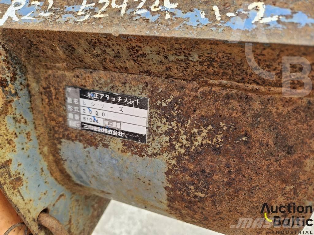 Kubota L1-R22 الجرارات